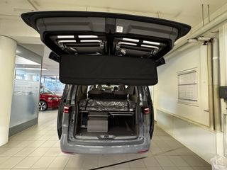 VW Beach Tour Camper from the back - Siena Vanever